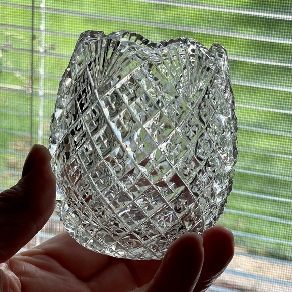 VINTAGE, BOHEMIAN LEAD CRYSTAL VASE. MADE IN CZECHOSLOVAKIA. 3 1/8”W X 3 1/2”H - Picture 6 of 8